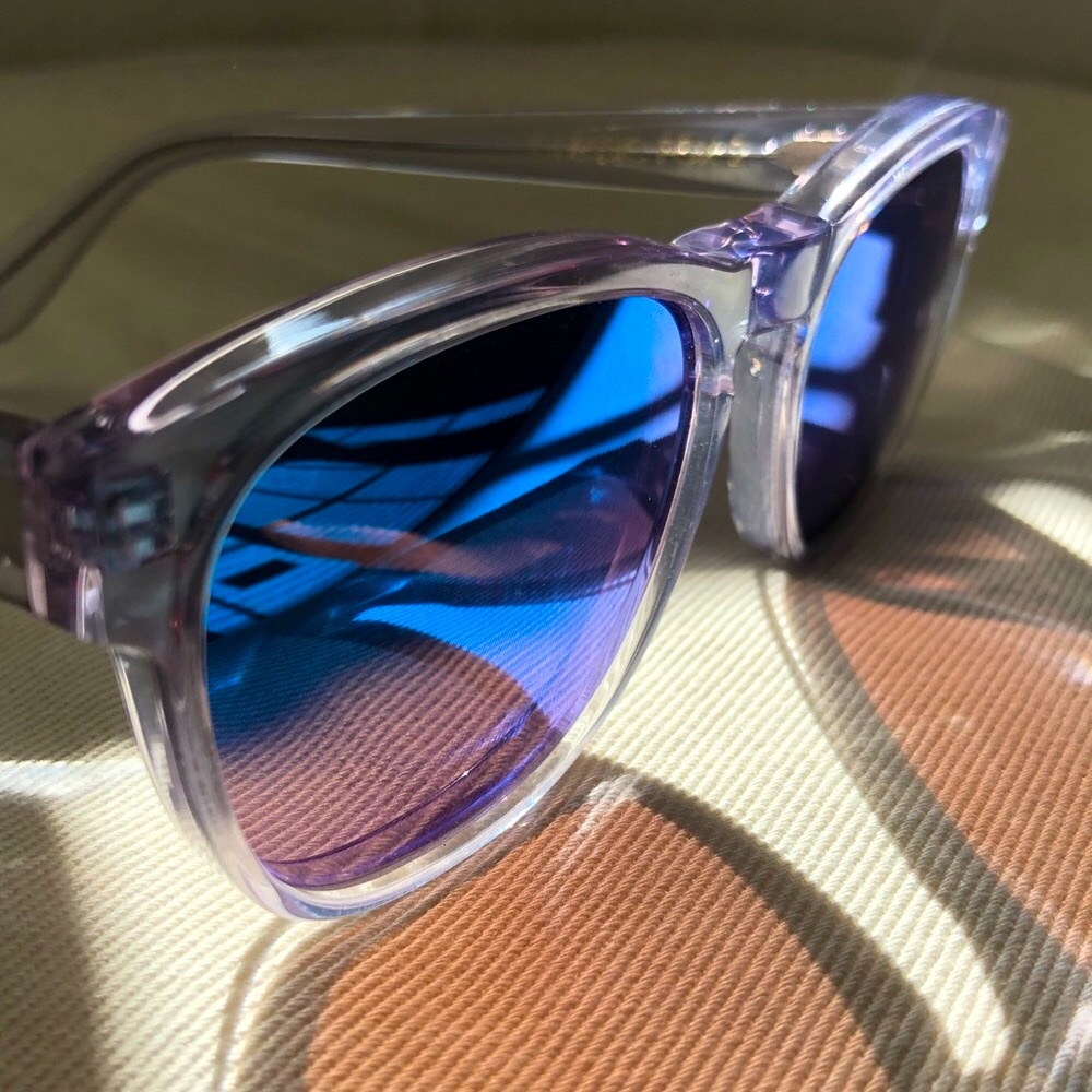 WILDFOX “Classic Fox 2" Metallic Blue Mirrored Tint Sunglasses – OS